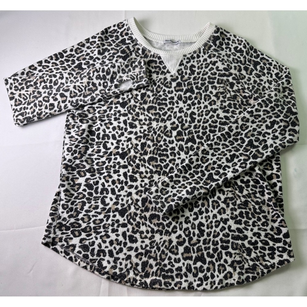 Theo & Spence Leopard Print Long Sleeve V Neck Pullover Women's Size‎ M